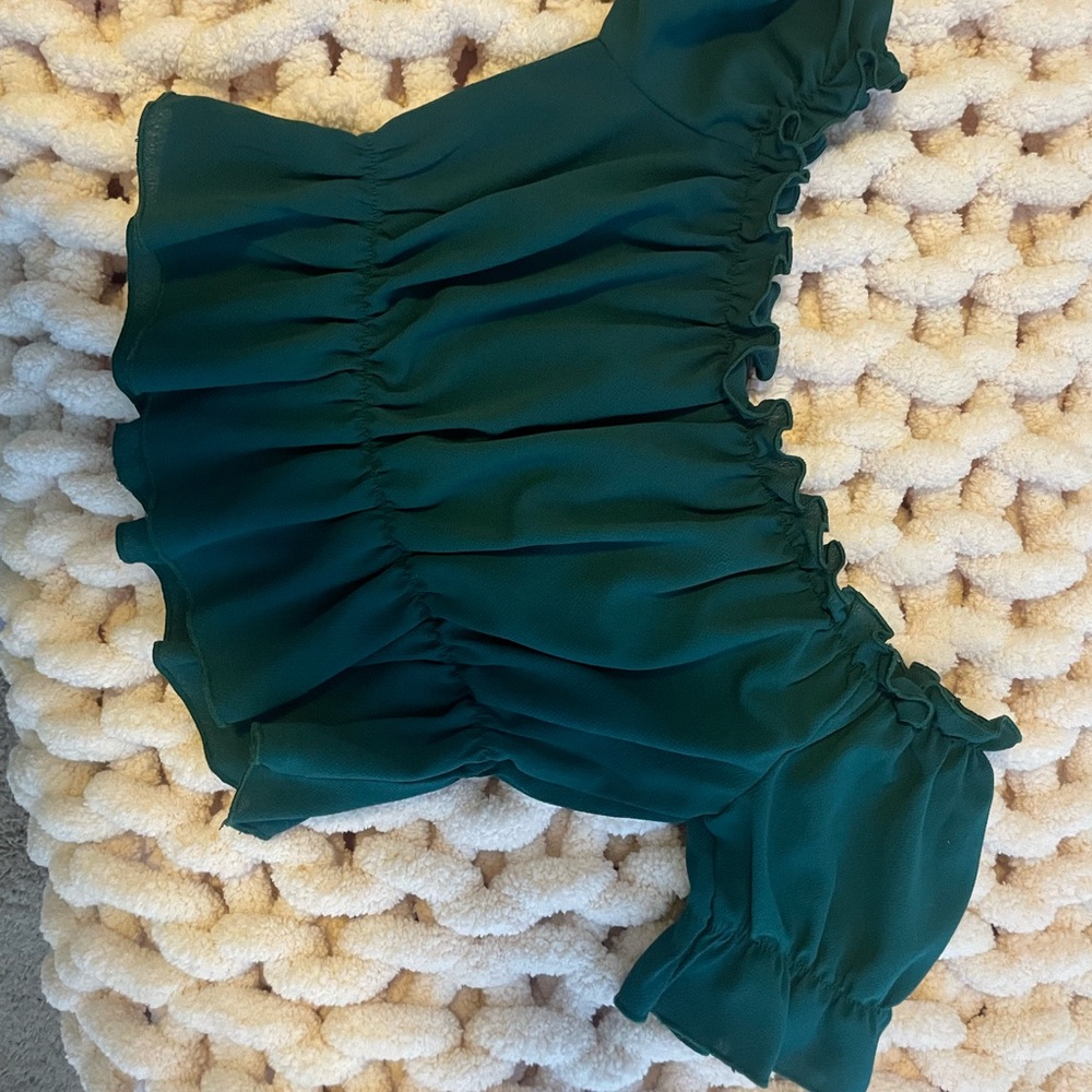 Green crop top